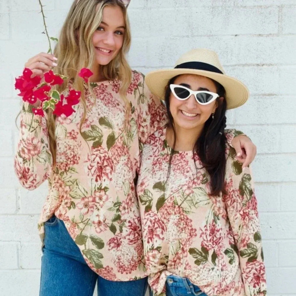 NWT Show Me Your Mumu Bonfire Hydrangea Sweater S - Picture 8 of 9